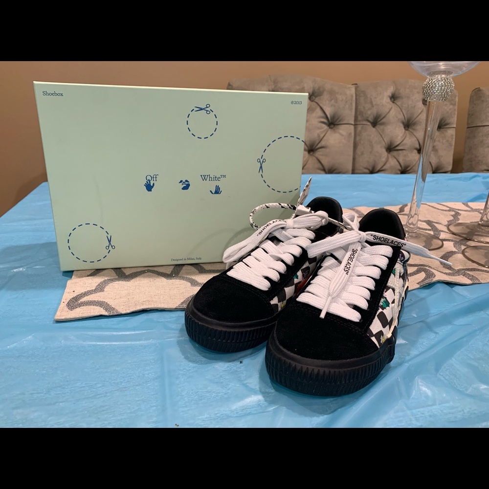 Off-White vulcanized sneakers - Picture 6 of 6